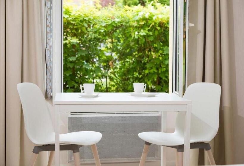 침실 1개 테라스 아파트, Un Air De Famille