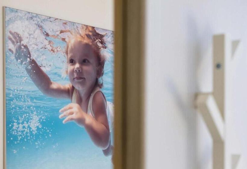 스탠다드 룸, Un Air De Famille