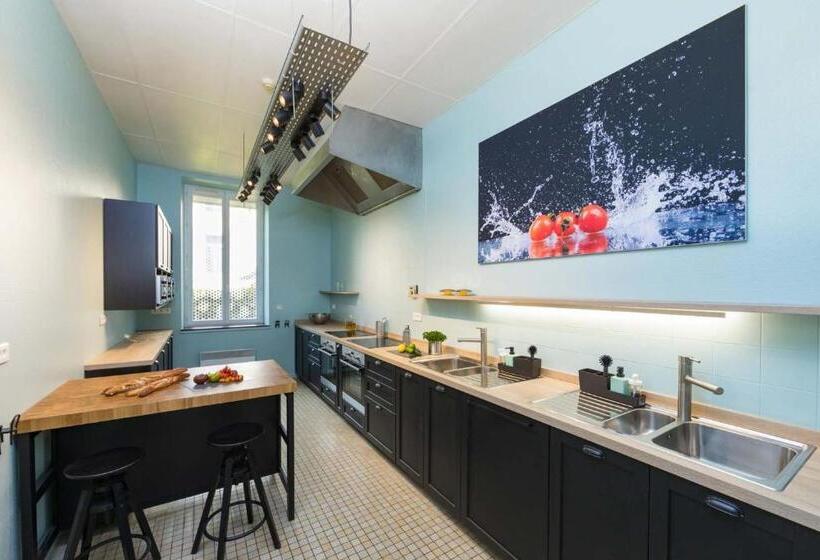 스위트, Un Air De Famille