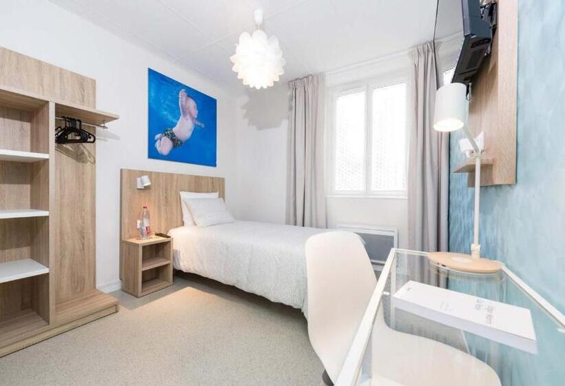 스탠다드 싱글 룸, Un Air De Famille