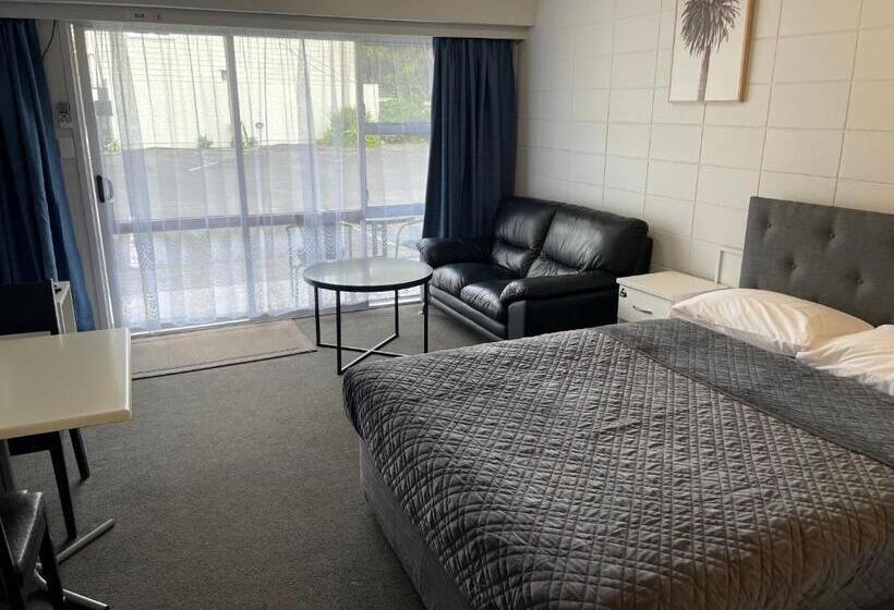 标准工作室, Aaron Court Motel Whangarei