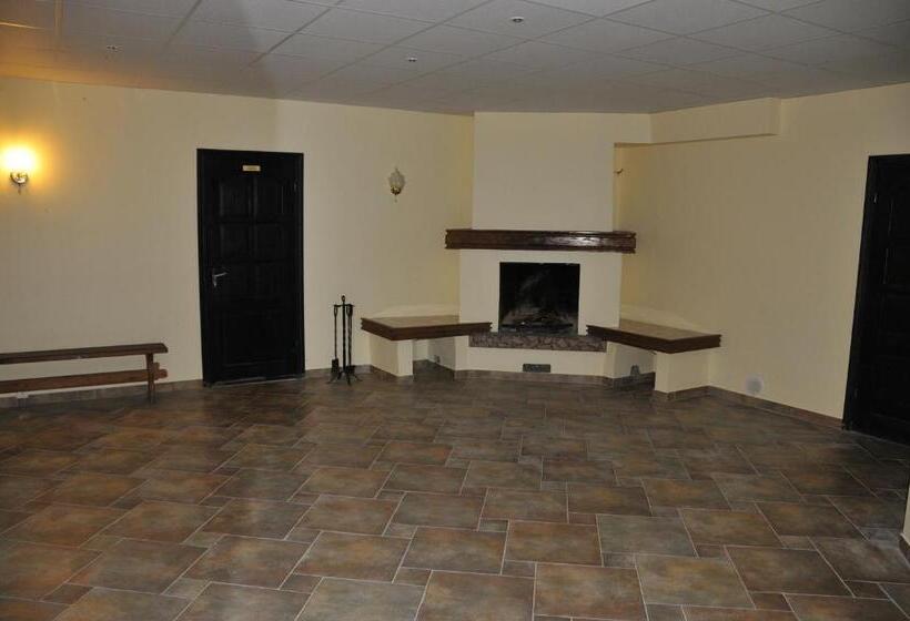 اتاق استاندارد سه تخته با سرویس بهداشتی مشترک, Strenči Guesthouse