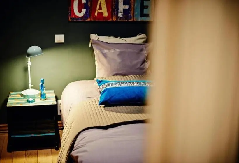 اتاق استاندارد با چشمانداز باغ, B&b Au Clair Obscur