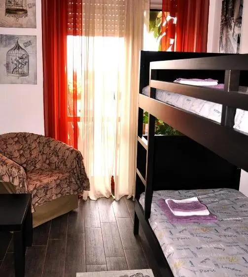 スタンダードルーム、2段ベッド共用バスルーム, Bed And Breakfast Roma