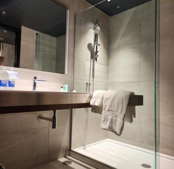 غرفة قياسية رباعية, Grand Hotel Times Levis