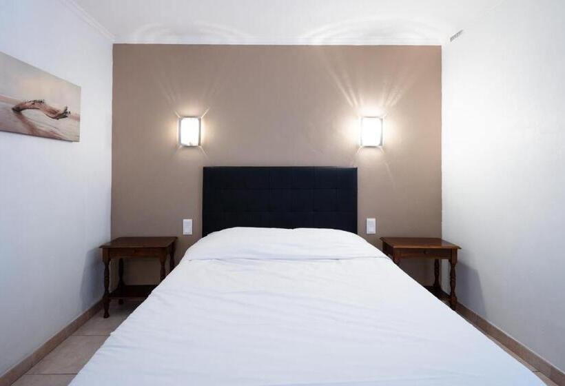Апартаменты 1 Спальня Вид на Бассейн, Auberge De La Tour  Appartements