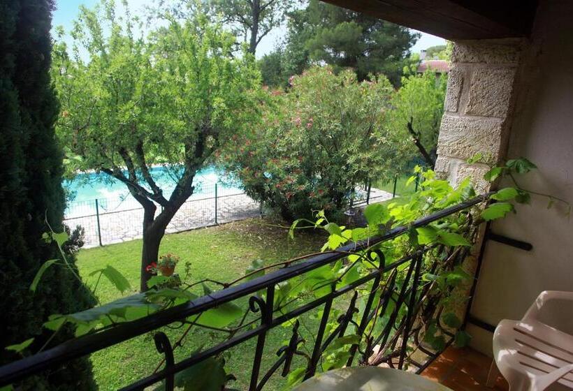 带1个卧室带泳池的公寓, Auberge De La Tour  Appartements