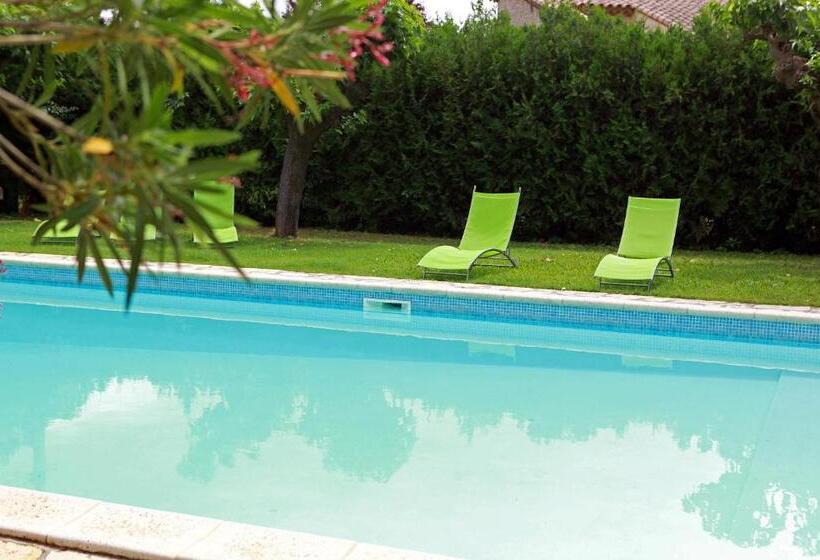 带1个卧室带泳池的公寓, Auberge De La Tour  Appartements