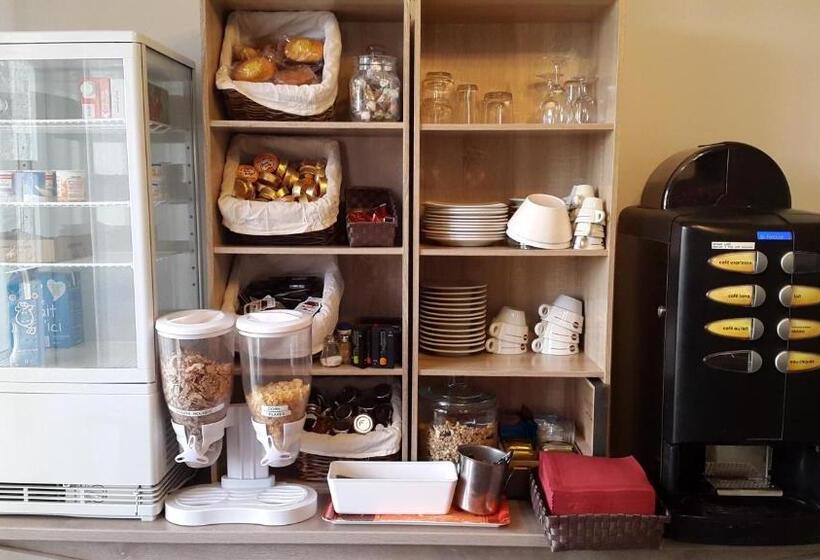 带1个卧室带泳池的公寓, Auberge De La Tour  Appartements