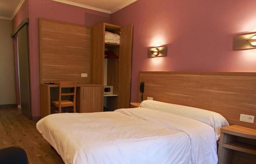 Апартаменты 1 Спальня Вид на Бассейн, Auberge De La Tour  Appartements