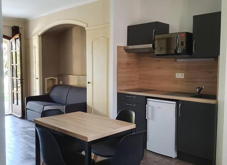 带1个卧室带泳池的公寓, Auberge De La Tour  Appartements