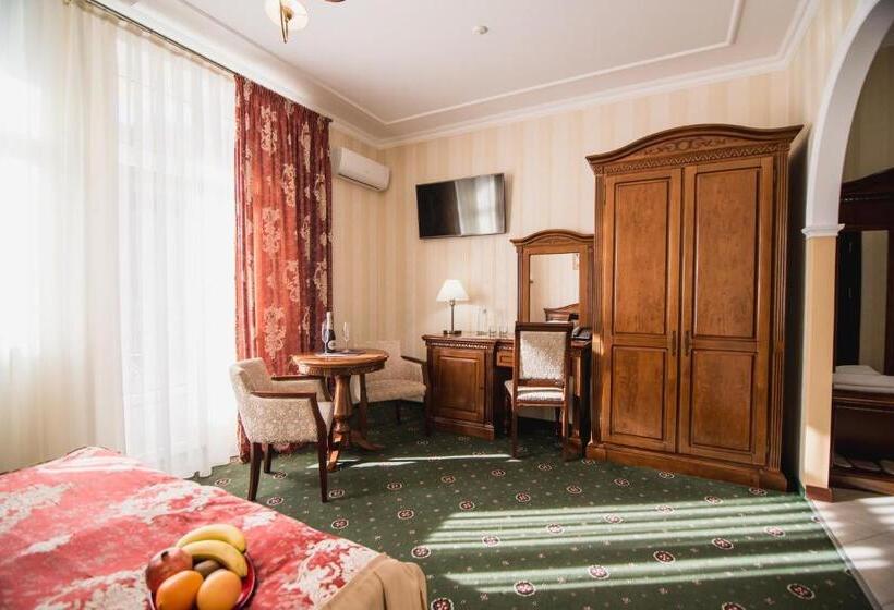 سوییت جونیور, Sofia