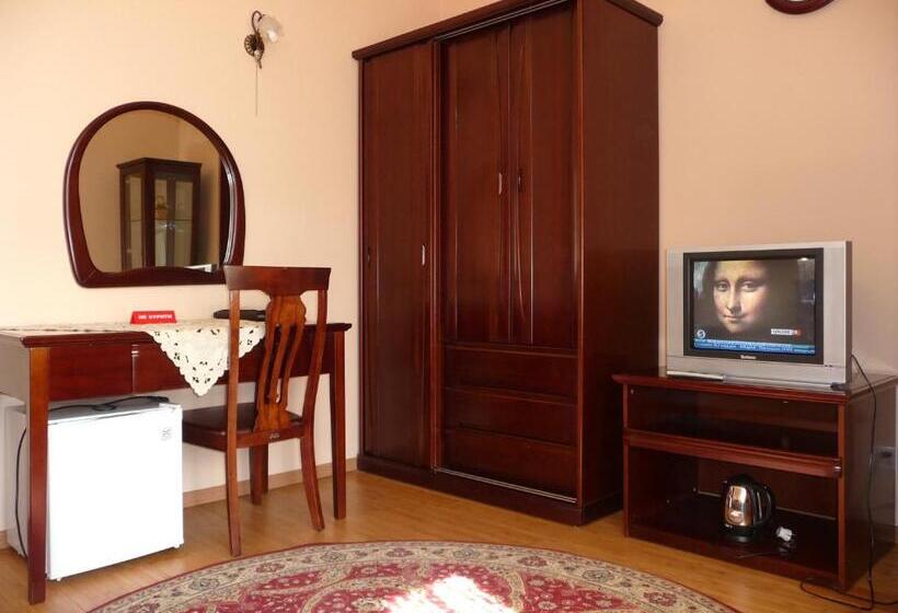 سوییت جونیور, Sofia