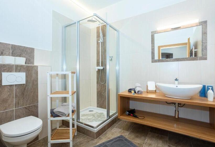 带2个卧室的公寓, Unterbiberghof