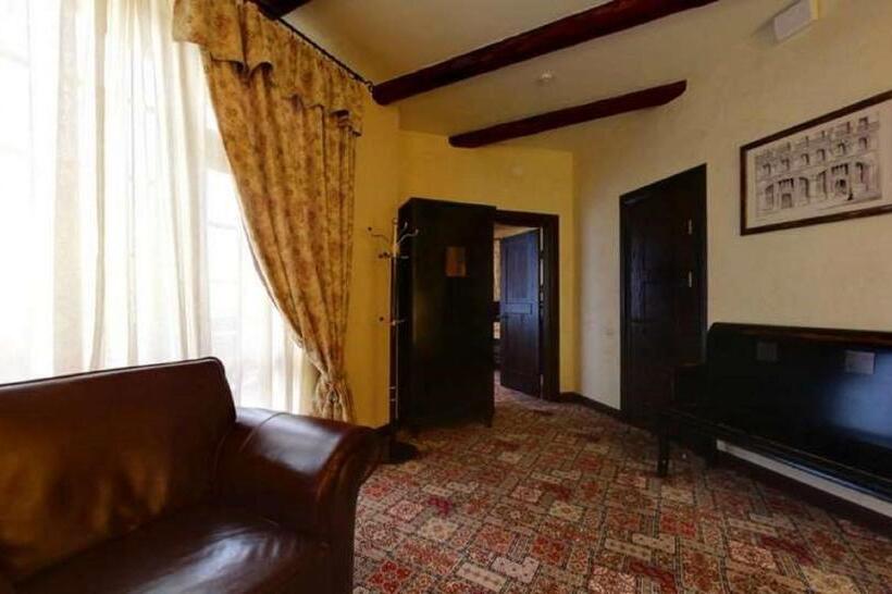 套房, Vezha Vedmezha