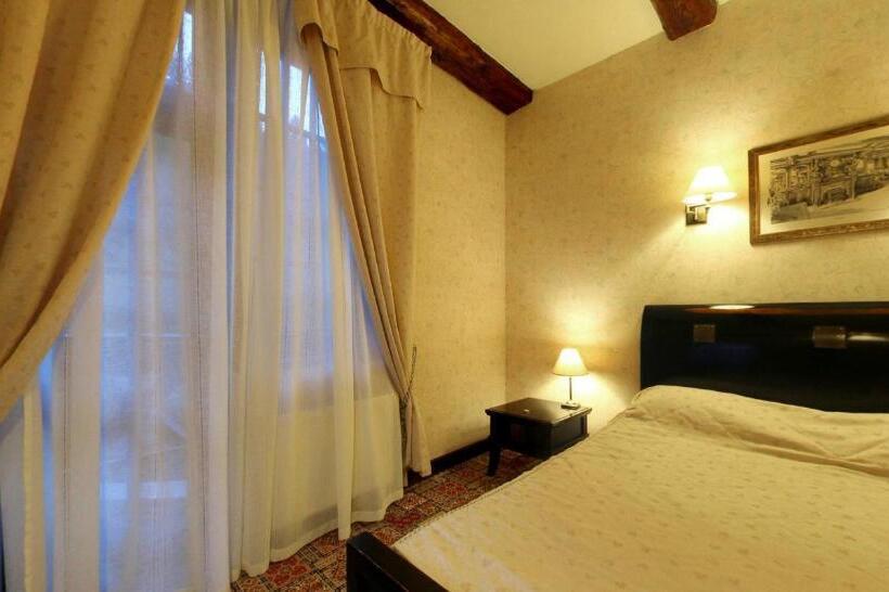 套房, Vezha Vedmezha