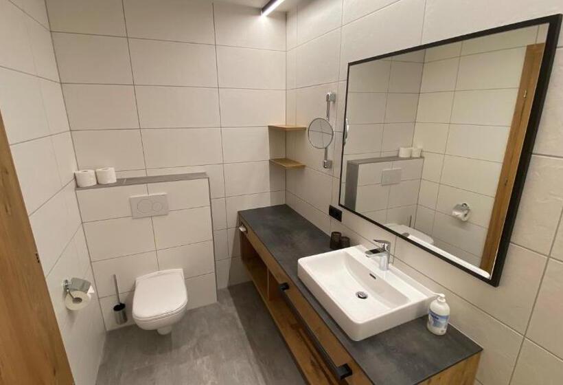 Трехместный Номер Deluxe, Garni Binta