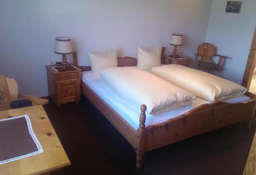 غرفة عائلية, Pension Karolin