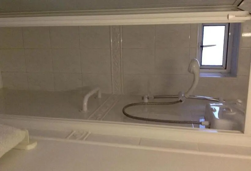 اتاق استاندارد, Rodini B&b