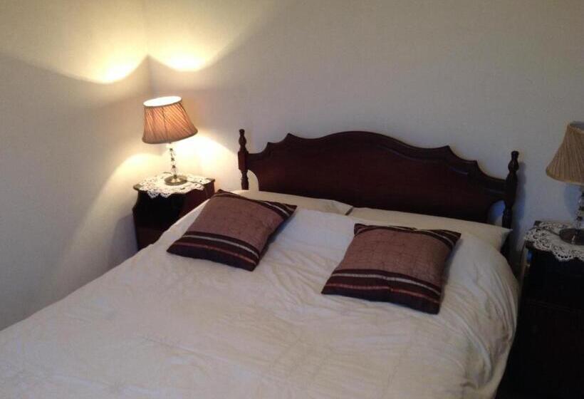 غرفة قياسية, Rodini B&b