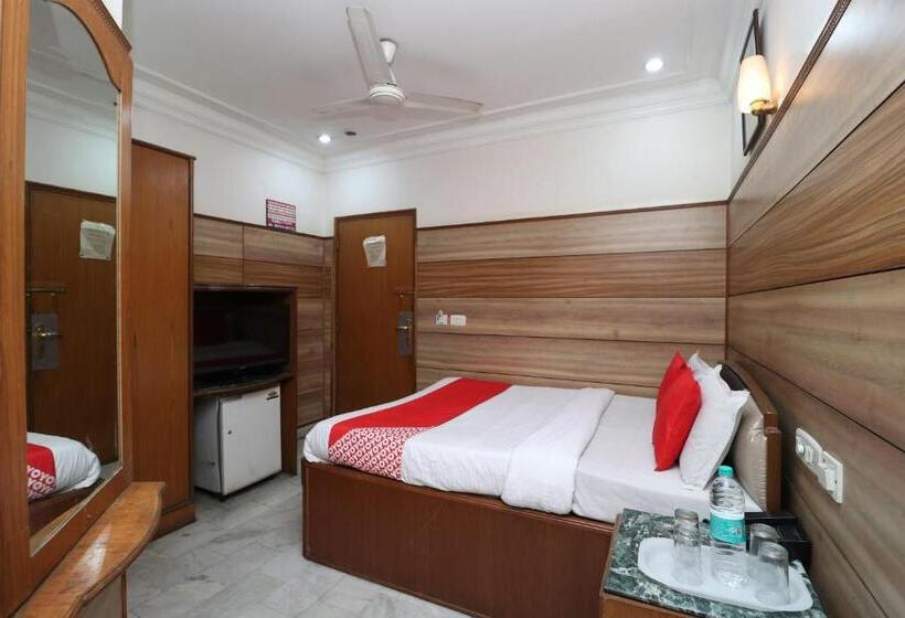 اتاق کلاسیک سه تخته, Vivek International