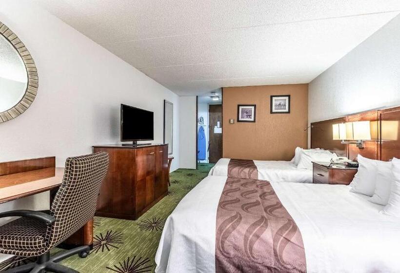 Номер Стандарт 2 Двуспальные Кровати, Quality Inn & Suites