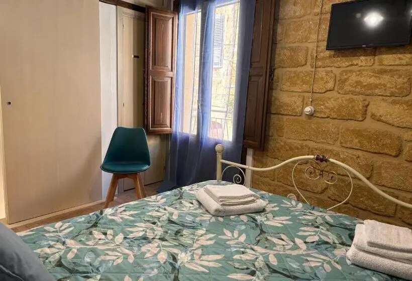 اتاق استاندارد, Home Via Neve Historical Centre