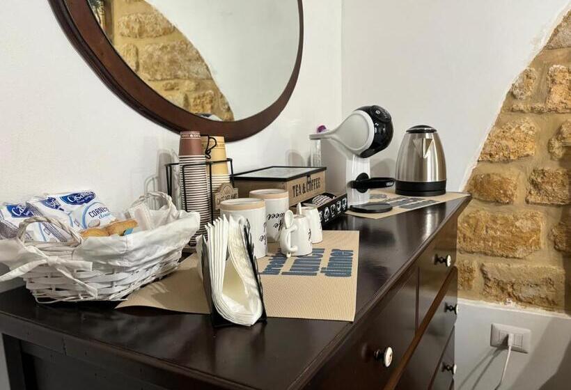 غرفة قياسية, Home Via Neve