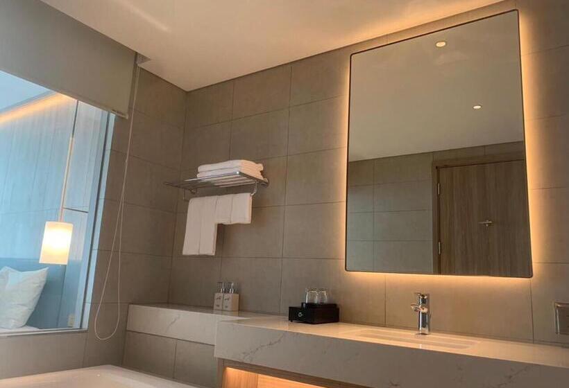 استودیوی استاندارد با چشم‌انداز دریا, Ala Carte Hạ Long