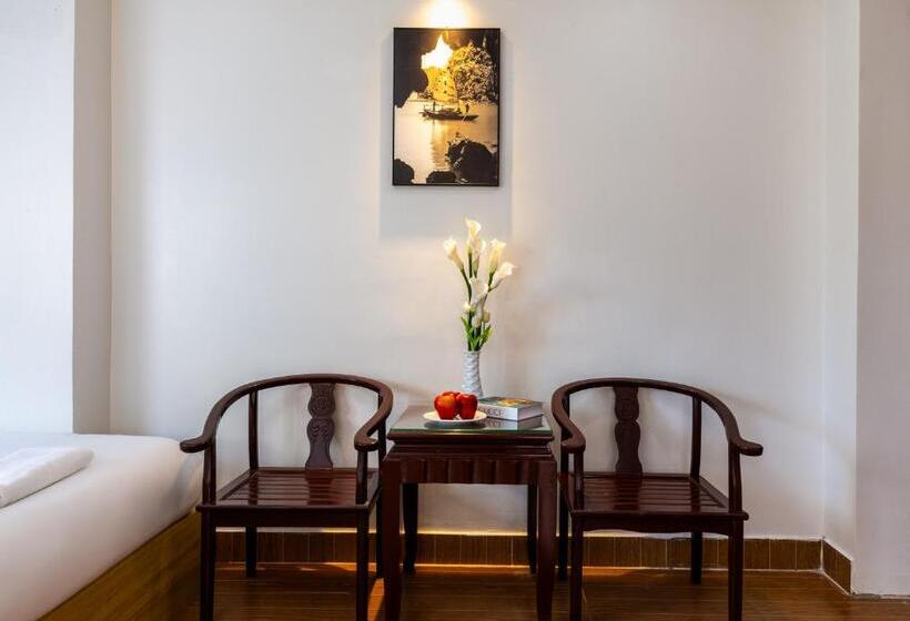 اتاق استاندارد چهار تخته, Cat Ba Hongkong