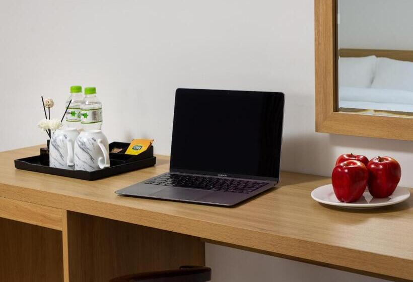 اتاق استاندارد چهار تخته, Cat Ba Hongkong