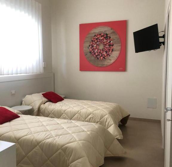 اتاق استاندارد چهار تخته, Palèat Manduria