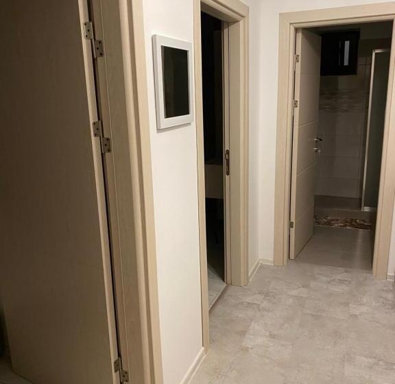 带阳台两卧公寓, Luxury By Saray