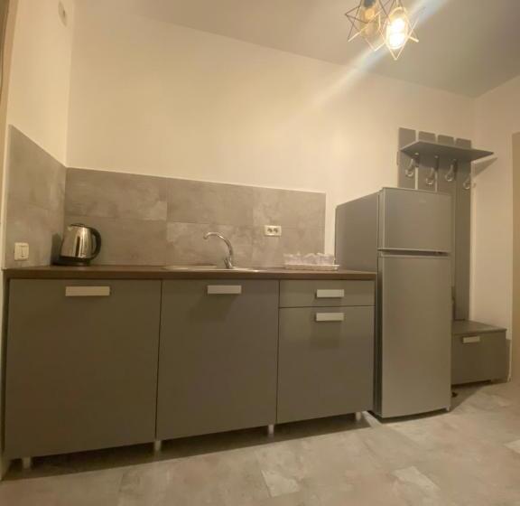 带阳台两卧公寓, Luxury By Saray