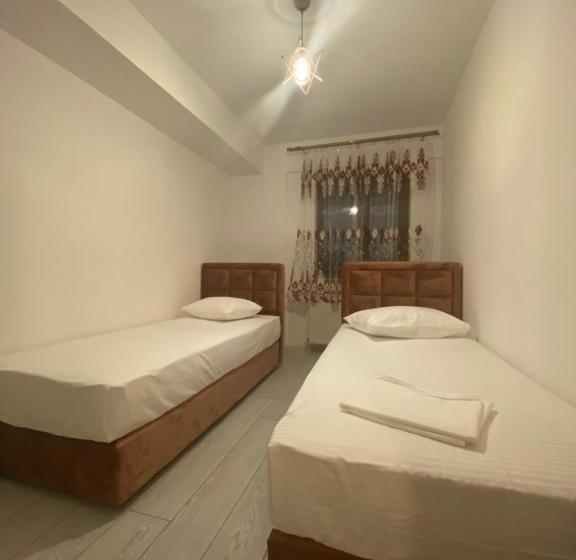 带阳台两卧公寓, Luxury By Saray