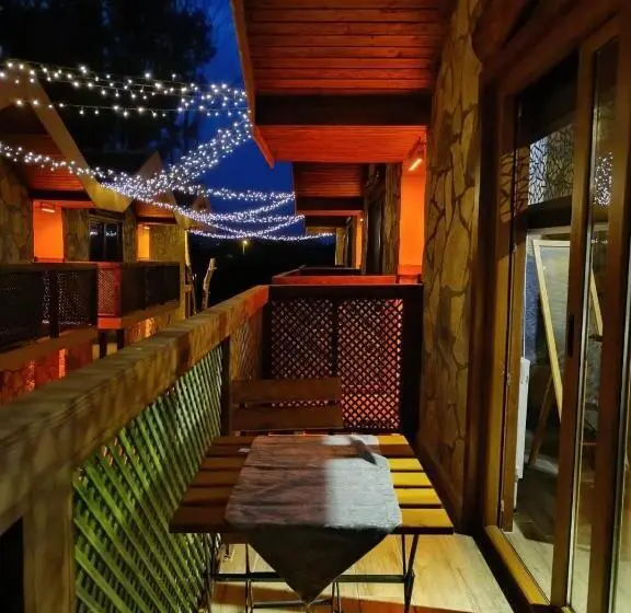 اتاق لوکس با بالکن, Taş Mahall Luxury