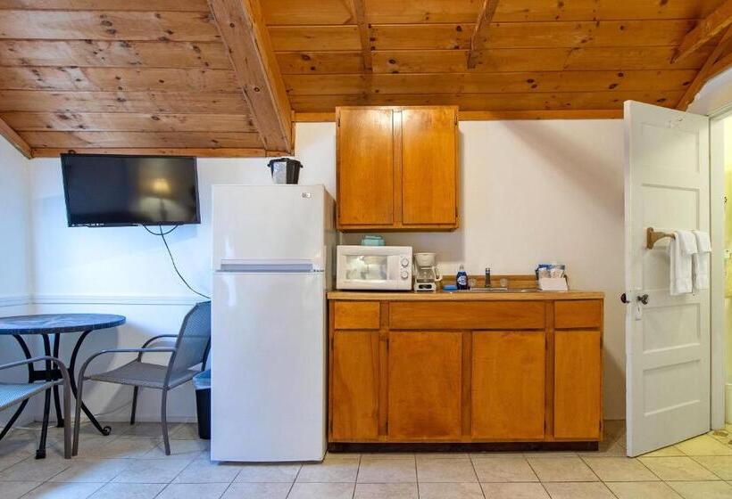 Семейный Номер, Half Moon Motel & Cottages