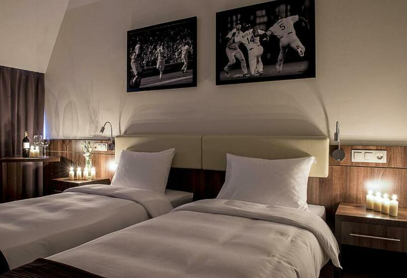 スタンダードトリプルルーム, Antonio Conference