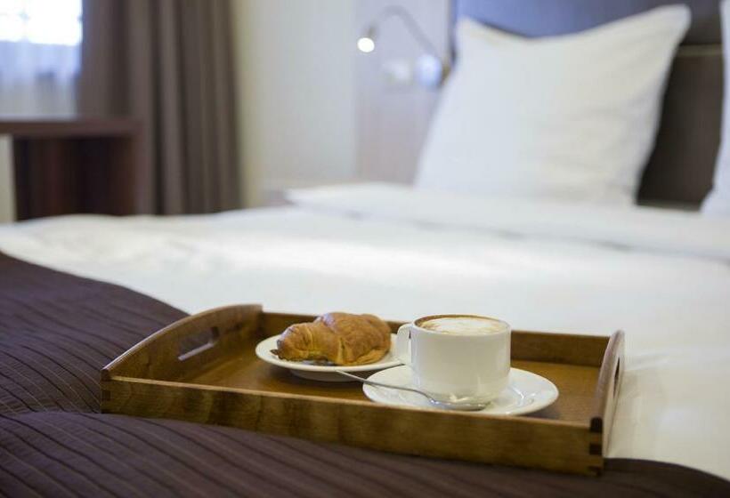 スタンダードトリプルルーム, Antonio Conference