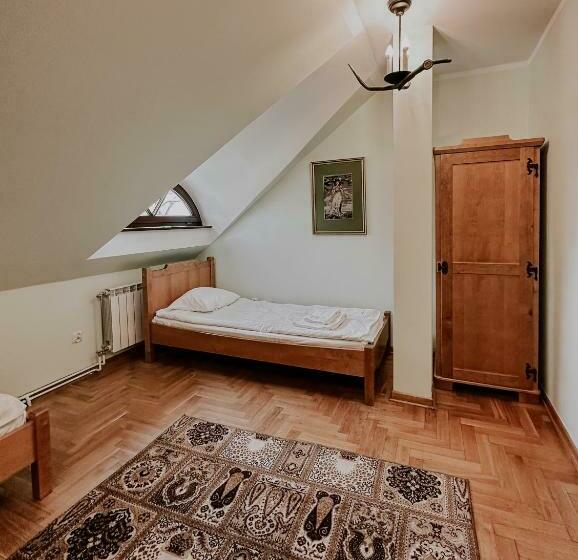 اتاق استاندارد, Dwór Mościbrody