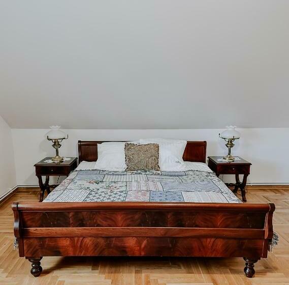 آپارتمان 1 خوابه, Dwór Mościbrody