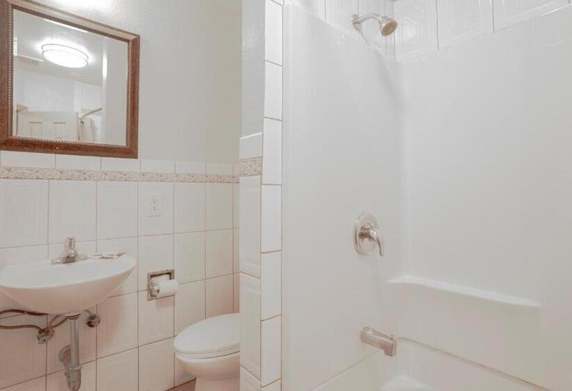 غرفه قياسيه سريرين مزدوجين, Economy Inn Hollywood