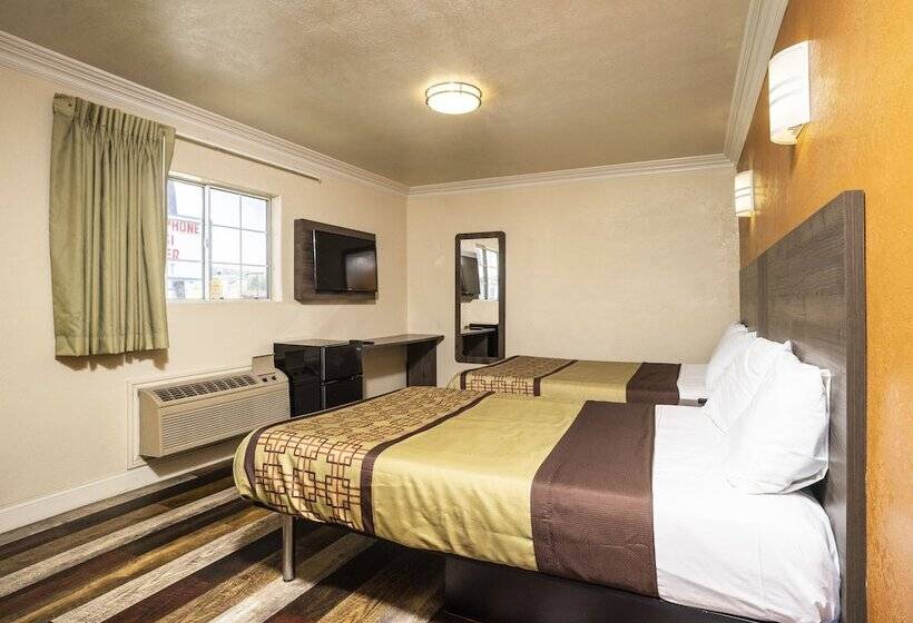 غرفه قياسيه سريرين مزدوجين, Economy Inn Hollywood