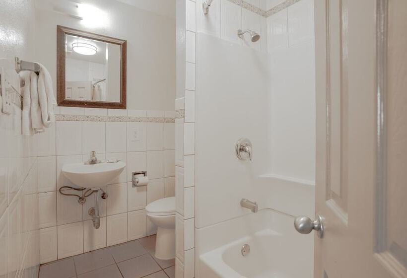 스탠다드 룸 더블 침대 2개, Economy Inn Hollywood
