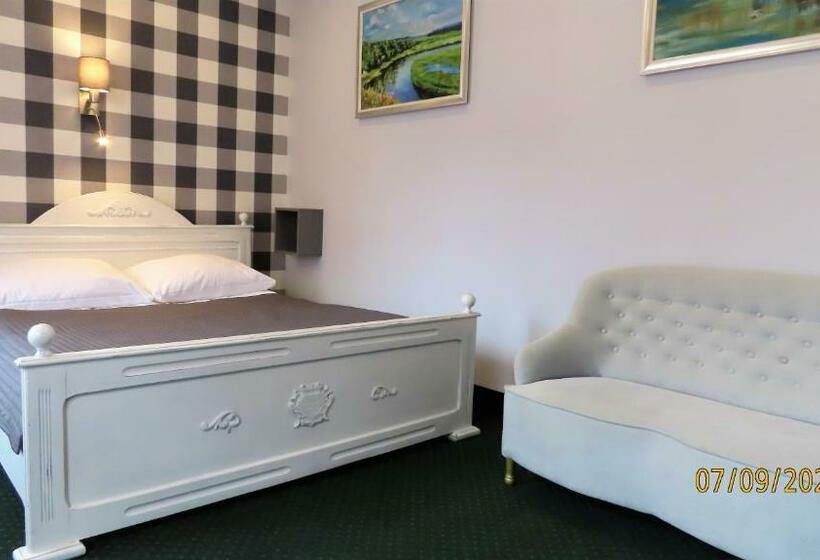 スタンダード4人部屋, Euro Apart