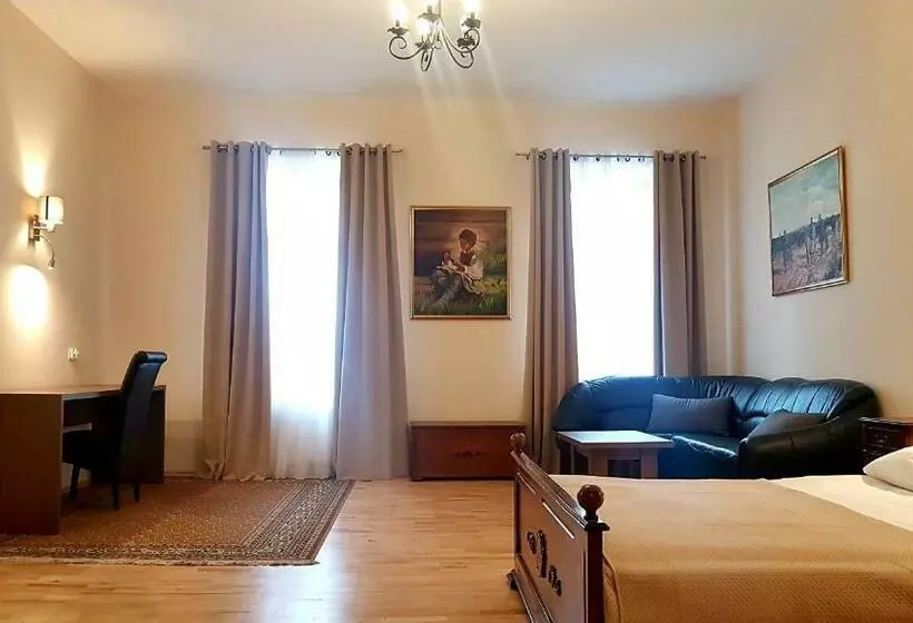 سوئیت رویال, Euro Apart
