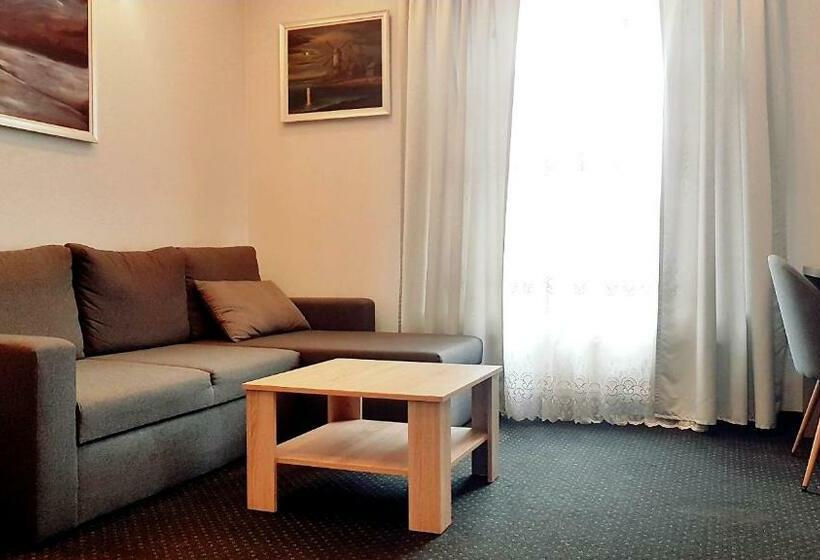 Апартаменты Deluxe 1 Спальня, Euro Apart