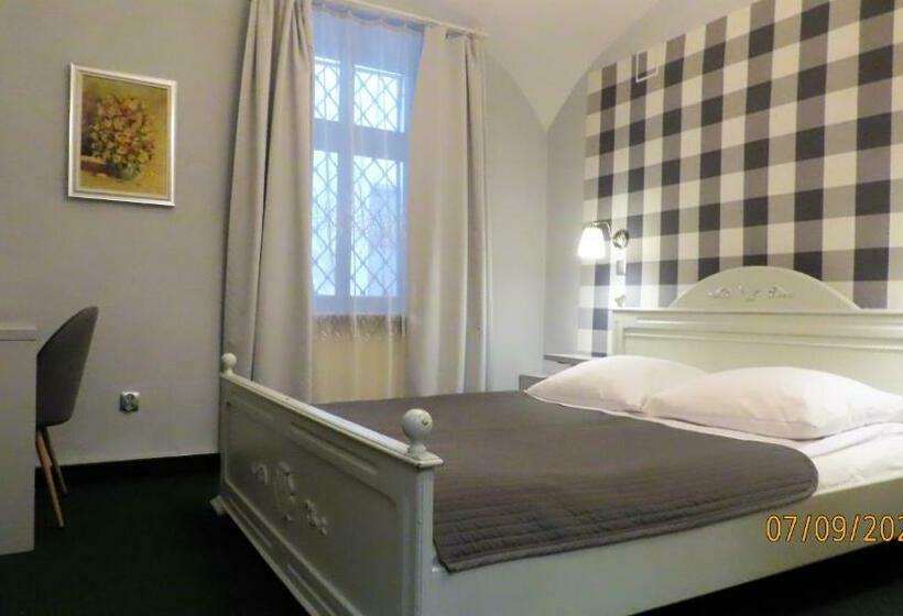 エコノミールーム, Euro Apart