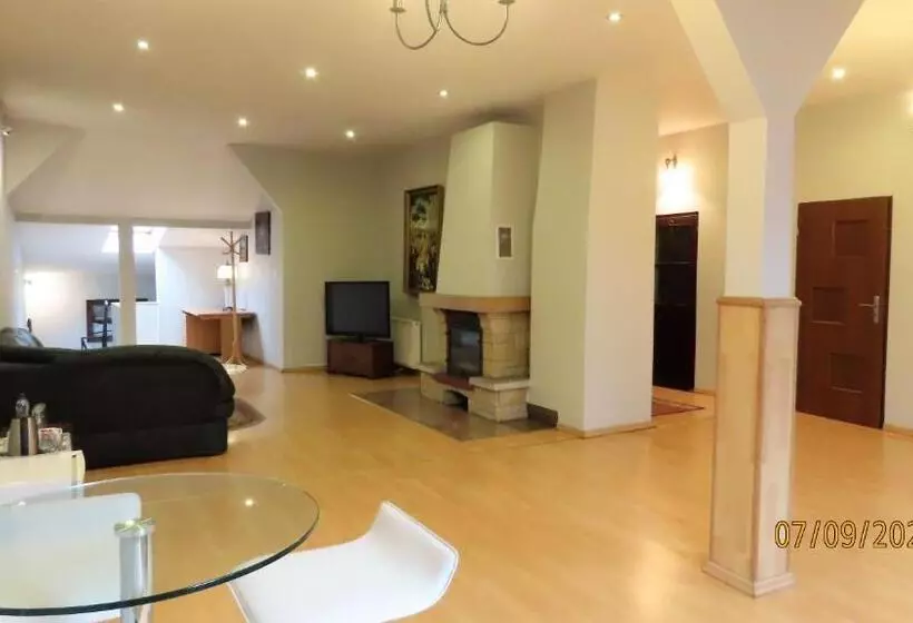 استودیوی استاندارد, Euro Apart