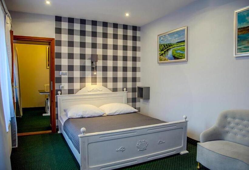 スタンダード4人部屋, Euro Apart